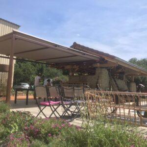Pergola à toile microperforée à l'Albenc en Isère, uns installation FAPS.