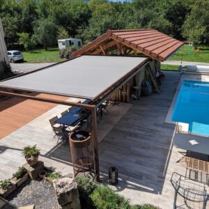 Pergola toile enroulable installée à l'Albenc, Isère par les équipes FAPS.