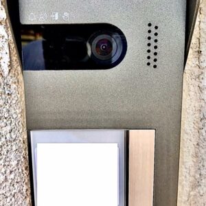 Installation d'un interphone video à Saint-Hilaire-du-rosier, Isère.